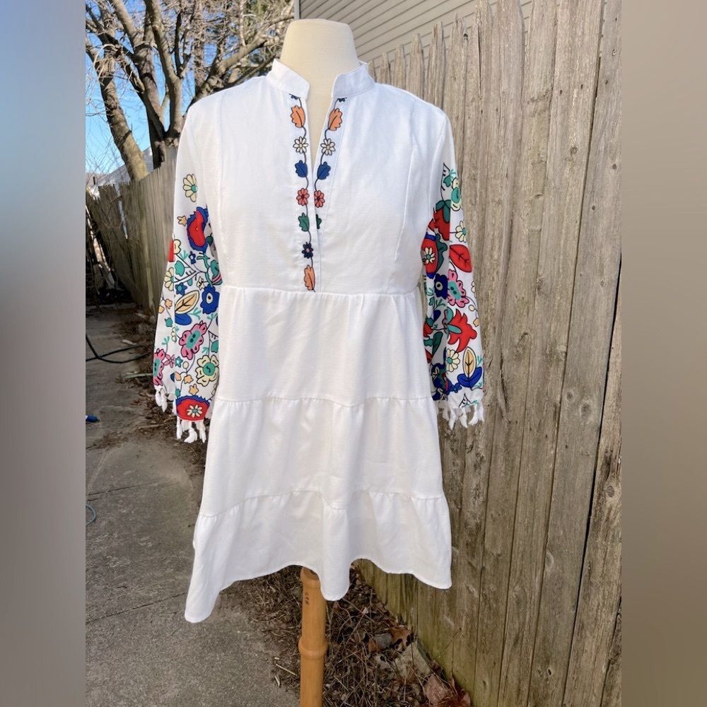 🦋Shein Floral Embroidered White Dress Size L (AA2) - Picture 3 of 10